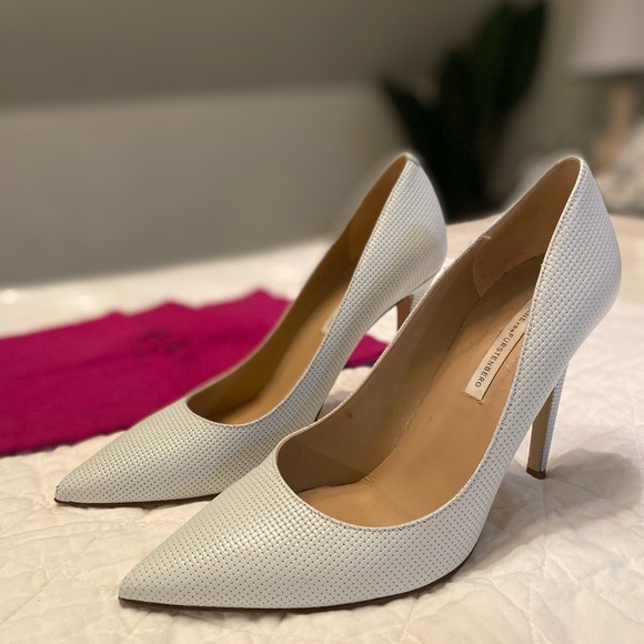 Diane Von Furstenberg white heels. Beautiful—got several compliments! - Picture 3 of 5